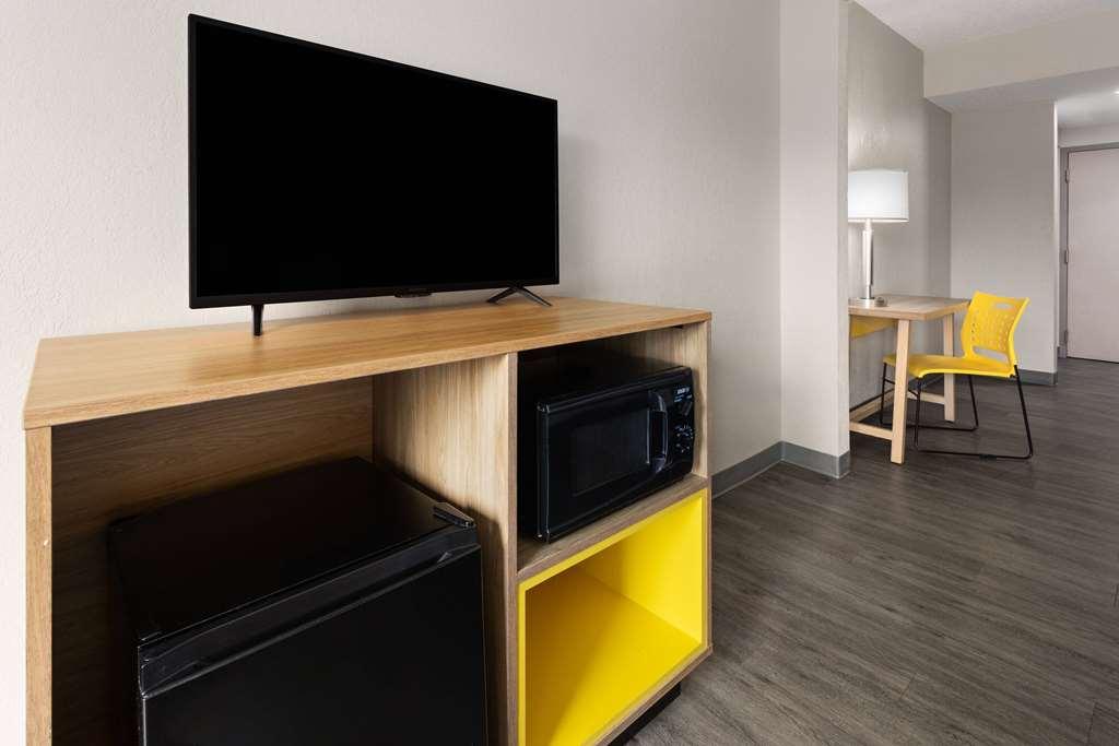 Days Inn & Suites By Wyndham Albany Room photo
